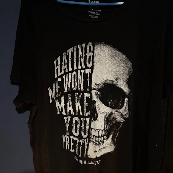 Beautiful Disaster Black Skull Graphic Tee - Picture 1 of 1